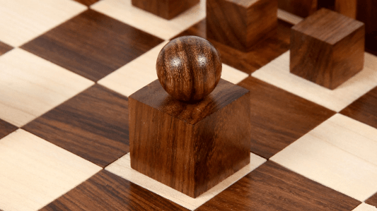 1924 Bauhaus Reproduced Geometrical Abstract Chessmen In Golden Rosewood With Chess Board - Chess Villa