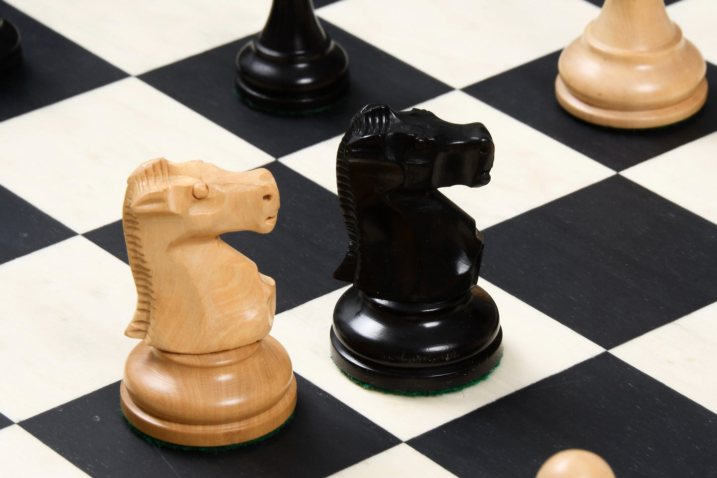 1972 Fischer Spassky Championship Series Chess Pieces Set – Boxwood & Ebonised Boxwood