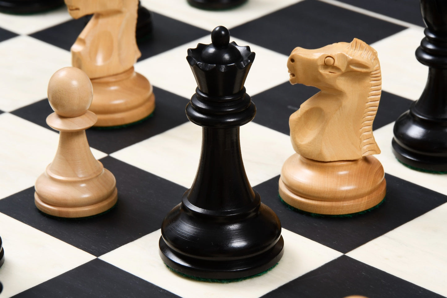 1972 Fischer Spassky Championship Series Chess Pieces Set – Boxwood & Ebonised Boxwood