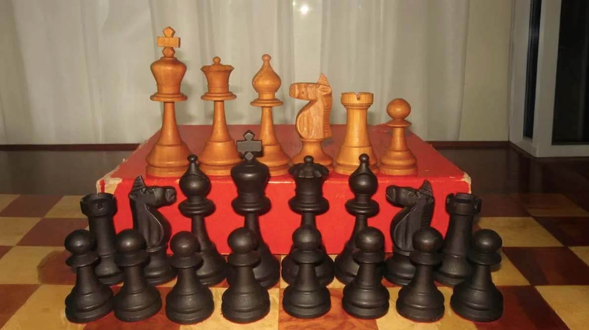 The 1973 Philippines Repro International Tournament Chess Pieces- 4.2" King- Weighted Mahogany & Distressed Antique
